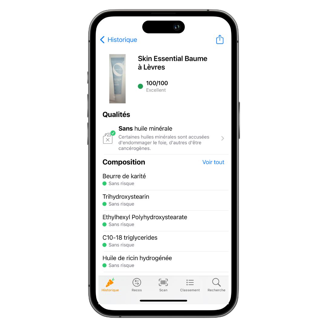 Schermo di smartphone mostra informazioni sul prodotto. Nome, ingredienti e valutazione visibili.