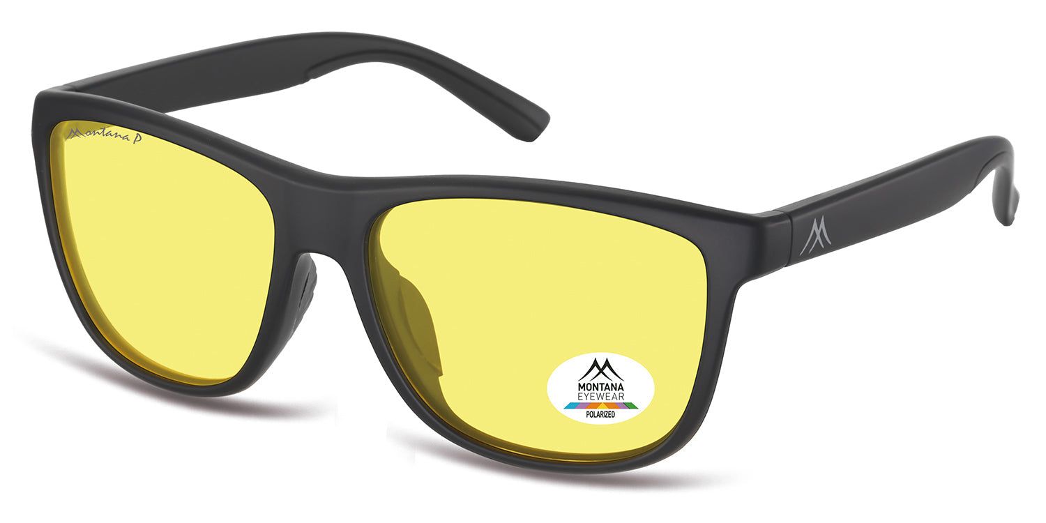 Occhiali da sole neri con lenti gialle. Logo Montana Eyewear e adesivo polarizzazione. Forma rettangolare.