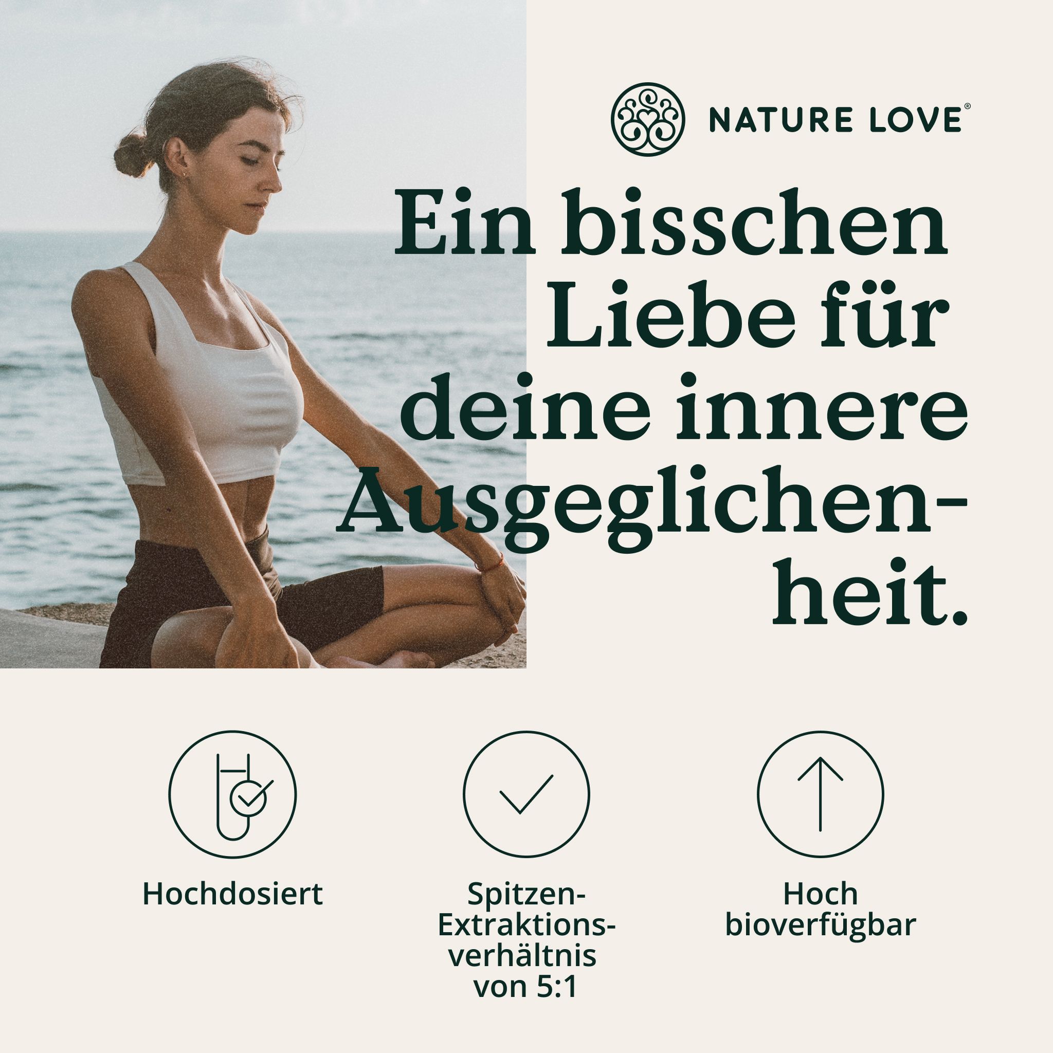 Donna in posizione di meditazione sulla spiaggia, con testo sull'equilibrio interiore.