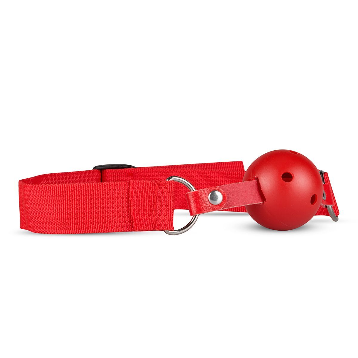 Gag rosso con palla, cinturino e anello metallico. Cinturino in tessuto. Palla in plastica.