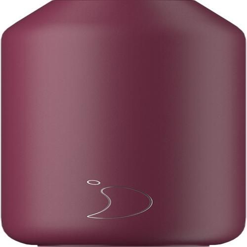 Borraccia Plum. Borraccia bordeaux con logo argentato. Forma cilindrica.