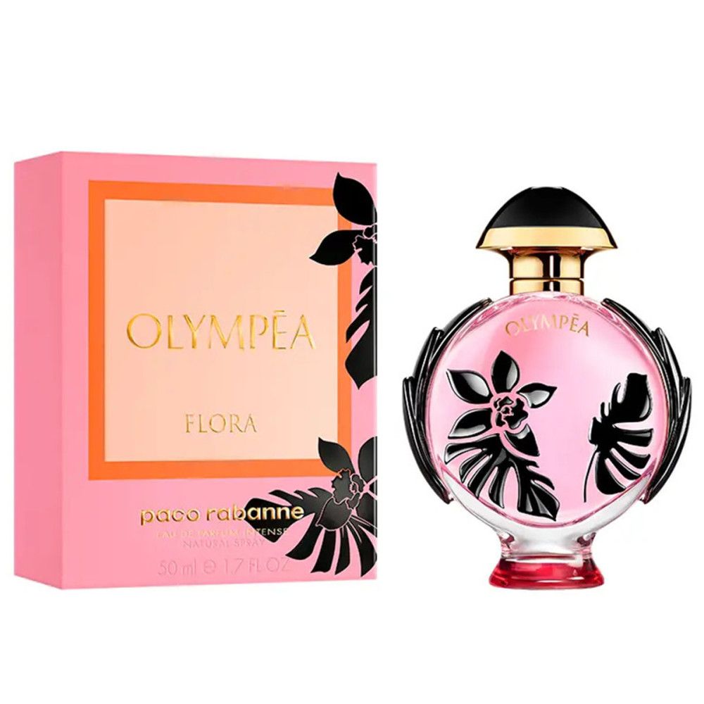 Flacone rosa con tappo nero e design floreale, accanto a scatola rosa con scritta dorata. Olympea Flora.