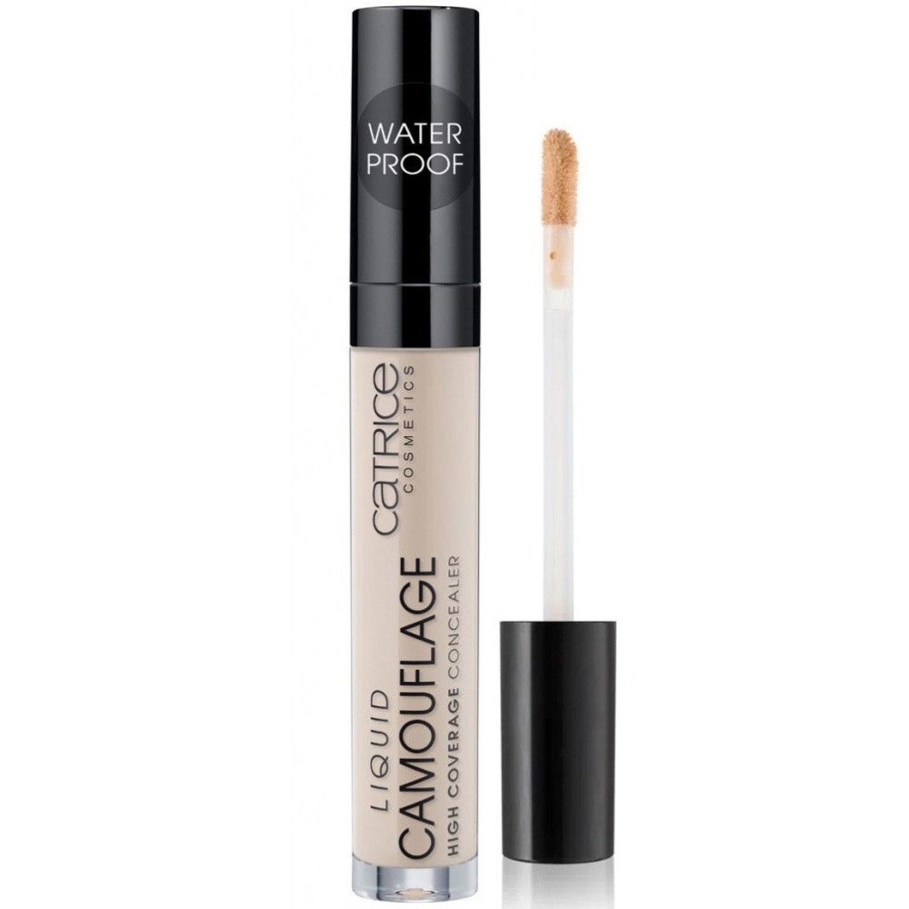 Correttore liquido con applicatore. Scritta: Catrice Cosmetics, Liquid Camouflage, High Coverage Concealer. Waterproof.