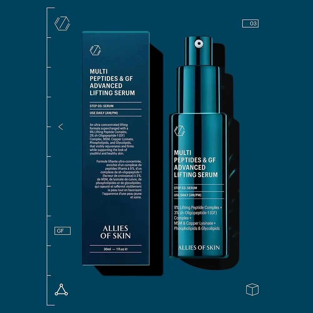 Flacone e scatola blu scuro con informazioni sul prodotto. Testo: Multi Peptides & GF Advanced Lifting Serum. Marchio: ALLIES OF SKIN.