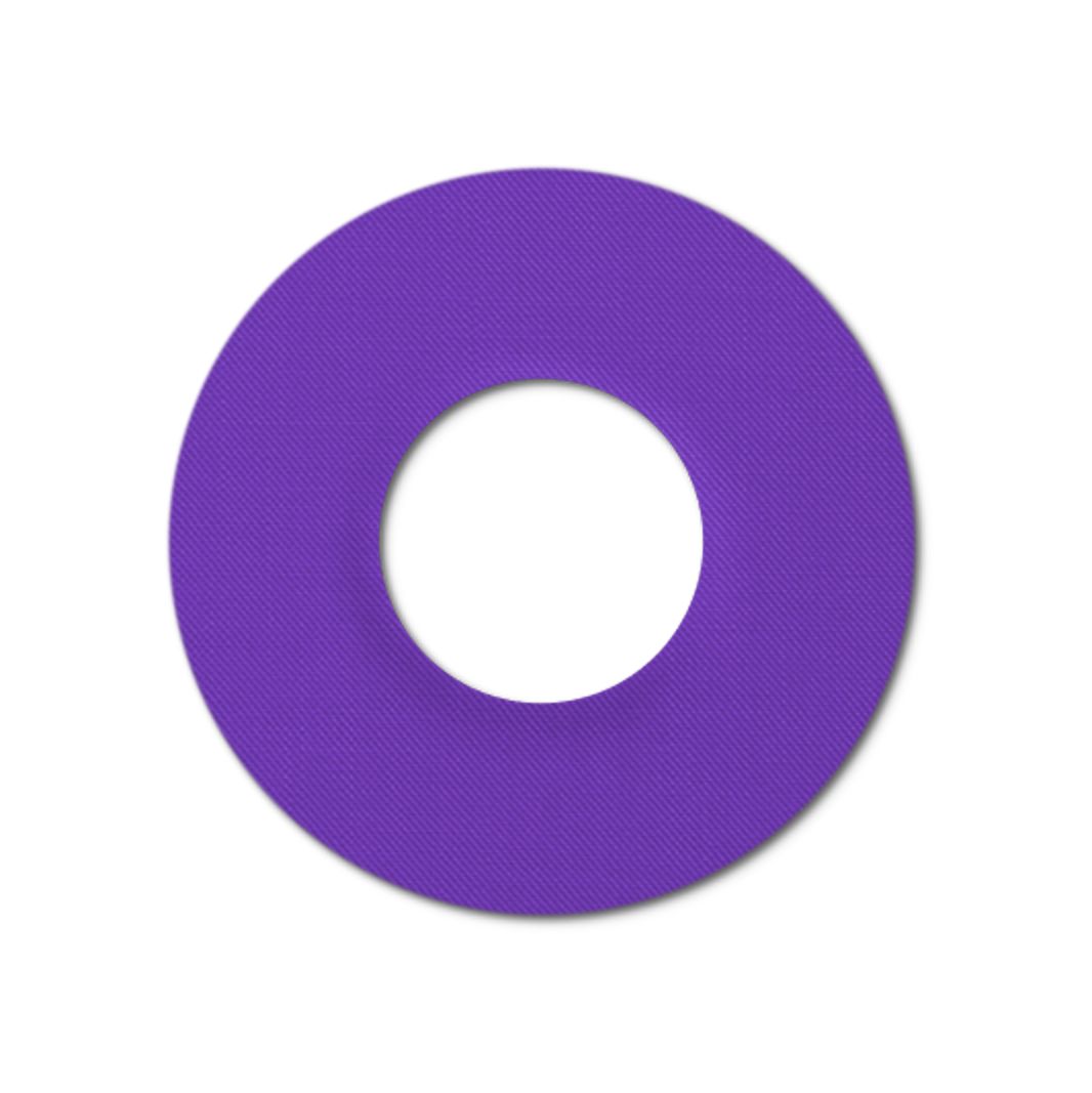 Anello di fissaggio viola con foro. Circolare, con trama fine. Su sfondo bianco.