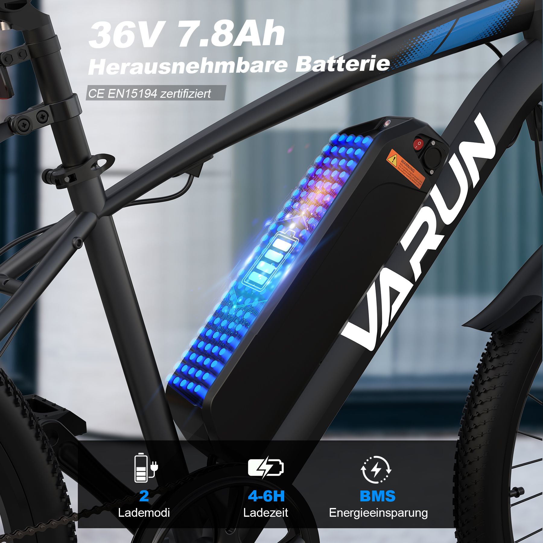 Primo piano della batteria di una e-bike. Testo: 36V 7.8Ah, certificato CE EN15194. 2 modalità di ricarica, tempo di ricarica 4-6H, BMS.