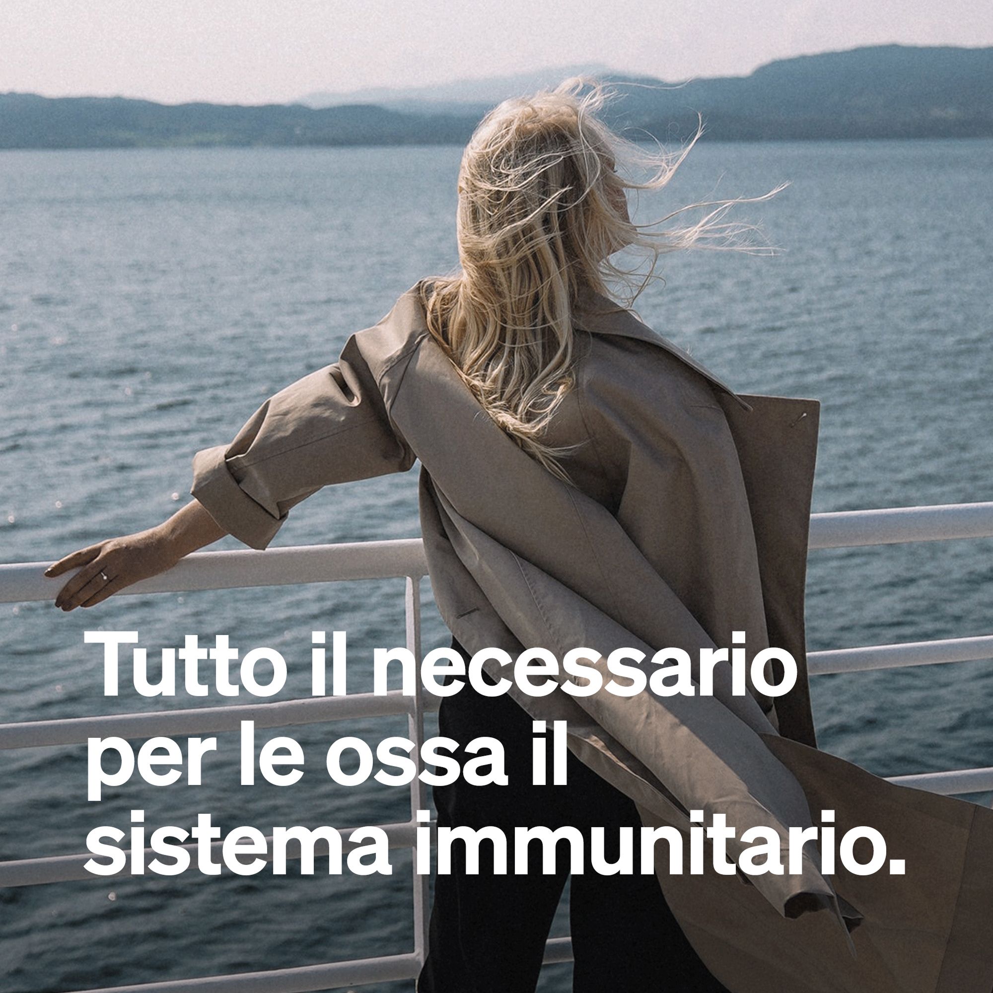 Flacone con compresse Vitamina D3/K2, etichetta con motivo vegetale, >99,7% all-trans MK-7, 240 compresse.