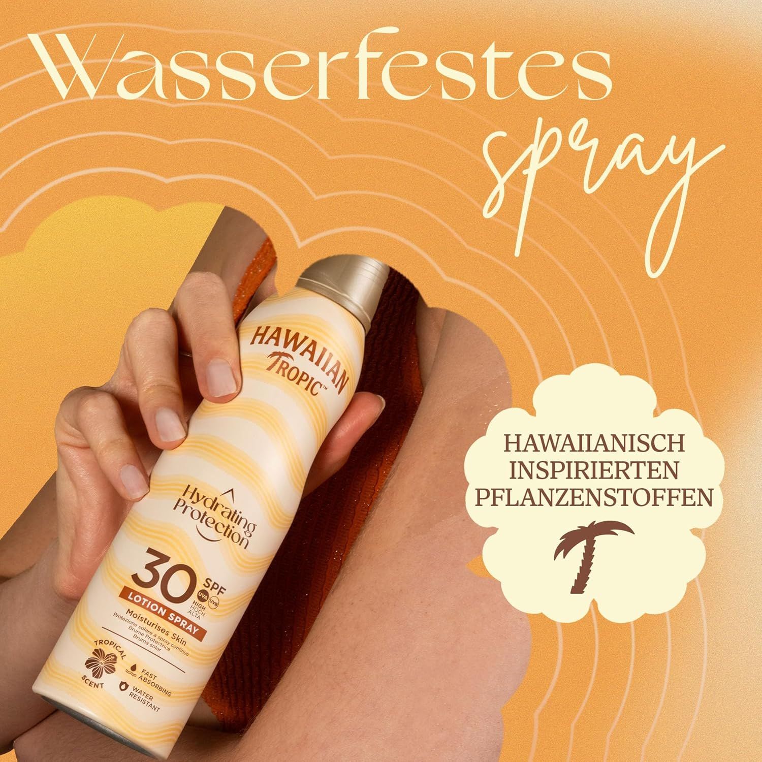 Persona tiene spray solare Hawaiian Tropic. Testo: Spray resistente all'acqua, ingredienti botanici, SPF 30.