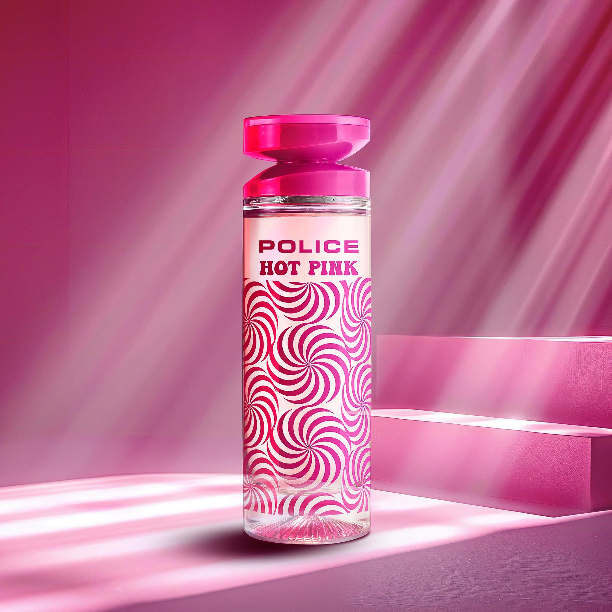 Flacone rosa con motivo a spirale, tappo rosa. Sfondo con effetti luce rosa e podio.