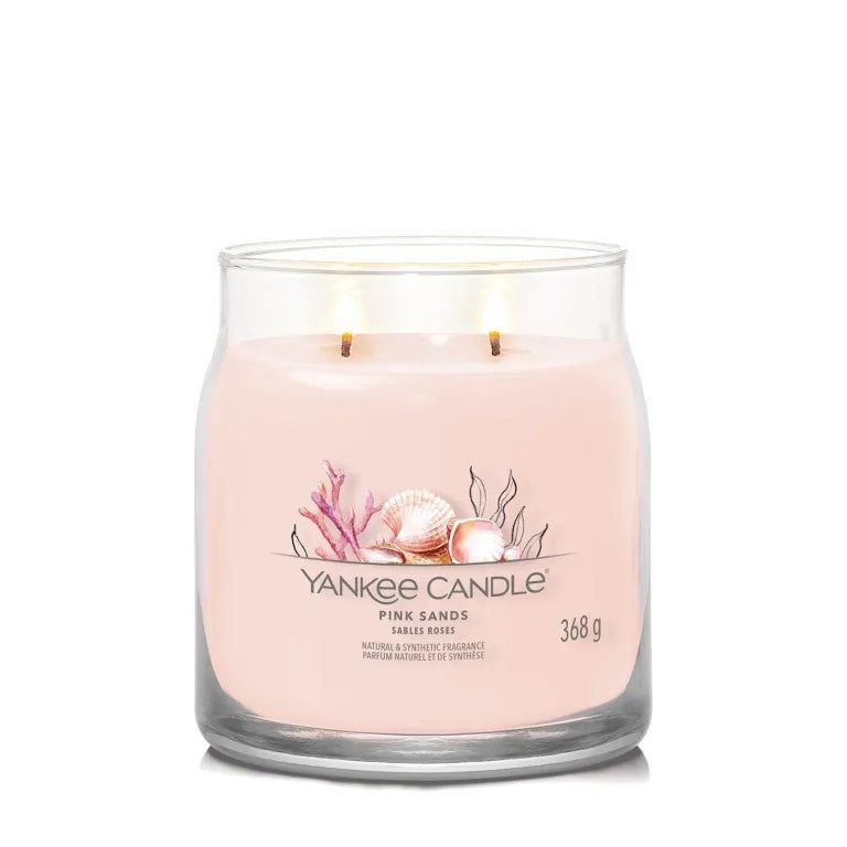 Candela rosa Yankee Candle Pink Sands in vaso di vetro. Due stoppini. Peso: 368 g.