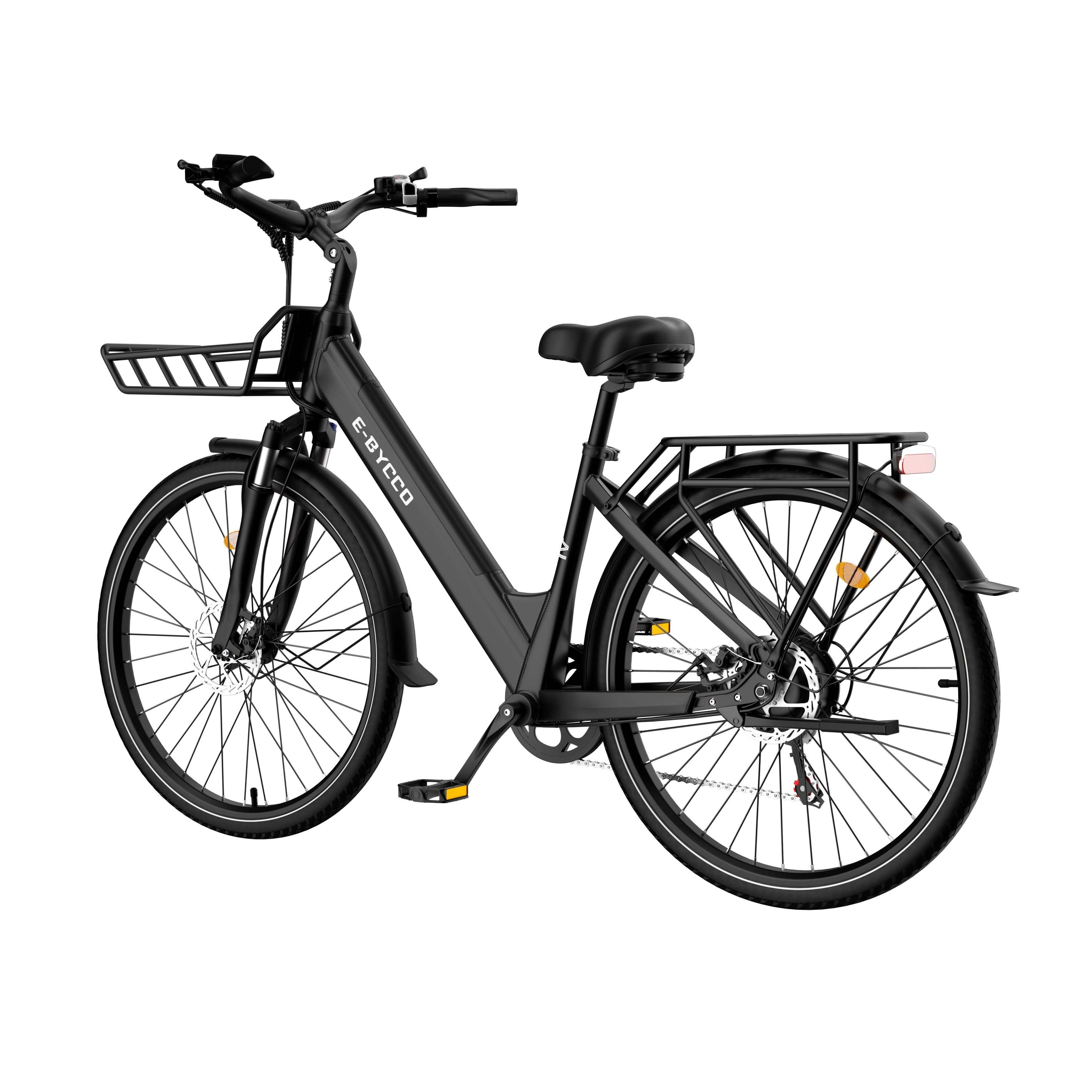 E-bike nera con cestino e portapacchi. Marchio E-BYCCO.
