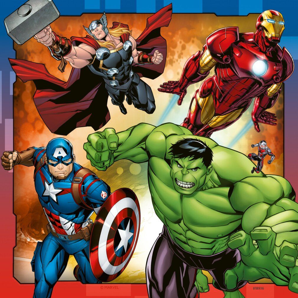 Motivo puzzle: Captain America, Thor, Iron Man e Hulk. Personaggi in pose dinamiche. Sfondo con vista sulla città.
