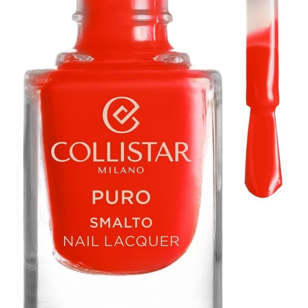 Primo piano del flacone di smalto, prodotto arancione, pennello. Scritta: Collistar, Puro, Smalto Nail Lacquer.