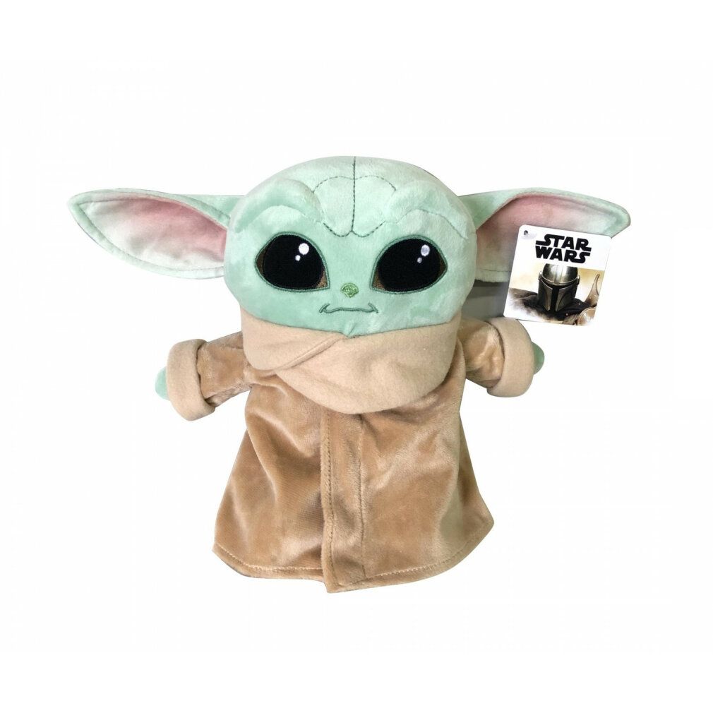 Peluche Baby Yoda con etichetta Star Wars. Verde, beige. Grandi occhi, orecchie. Mantello beige, colletto. Sfondo bianco.