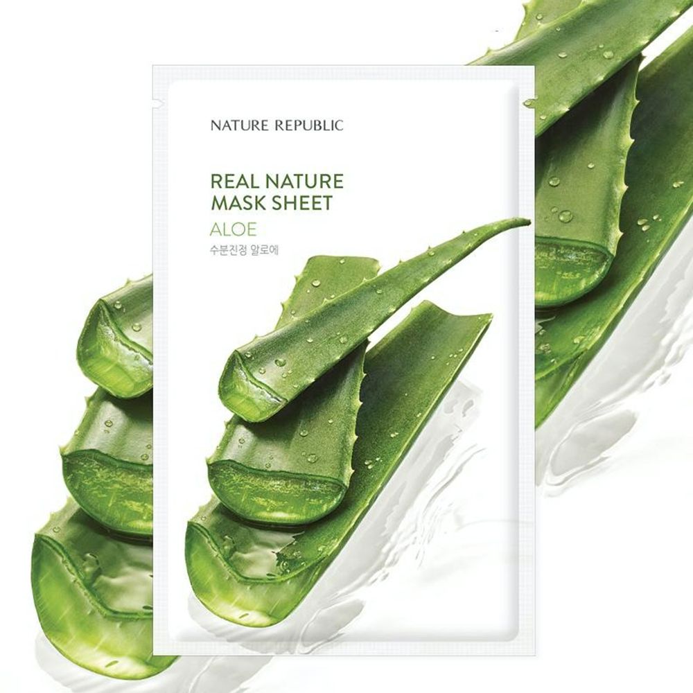 Maschera in tessuto all'aloe vera. Confezione con nome del prodotto e foglie di aloe vera. Marchio: NATURE REPUBLIC. Testo: Real Nature Mask Sheet Aloe.