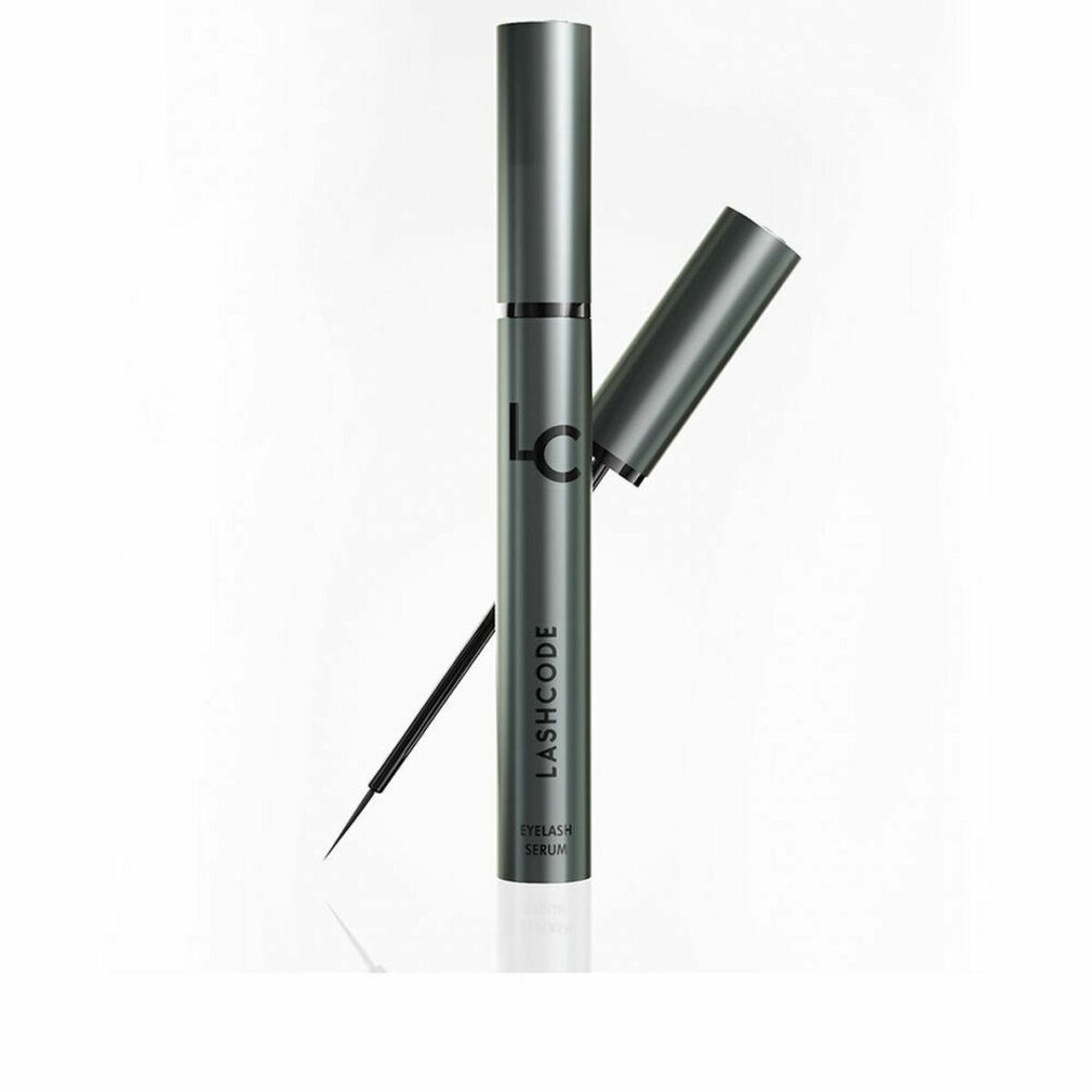 Flacone grigio con tappo aperto e applicatore. Sul flacone sono visibili il logo LC e la scritta LASHCODE EYELASH SERUM.