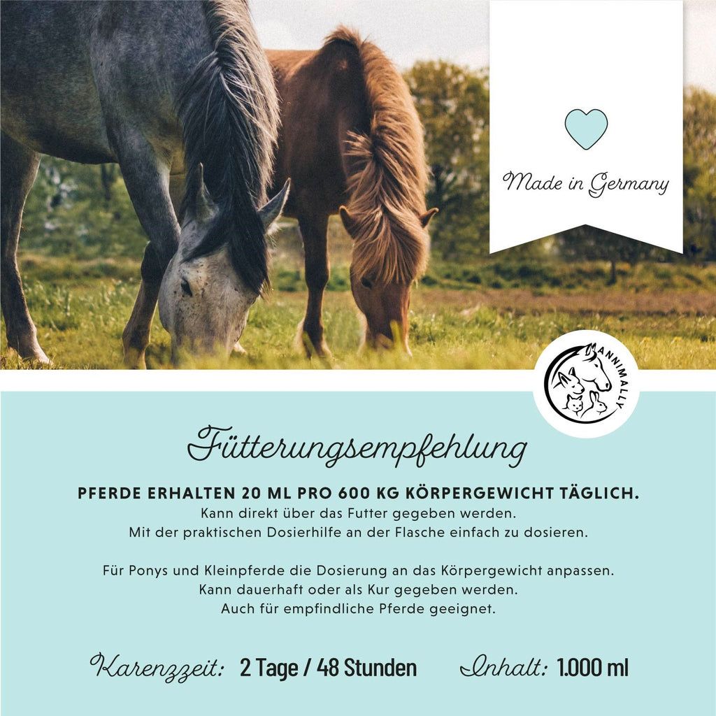 Due cavalli pascolano in un prato. Testo: Raccomandazioni per l'alimentazione, 1.000 ml. Logo. Sfondo azzurro.