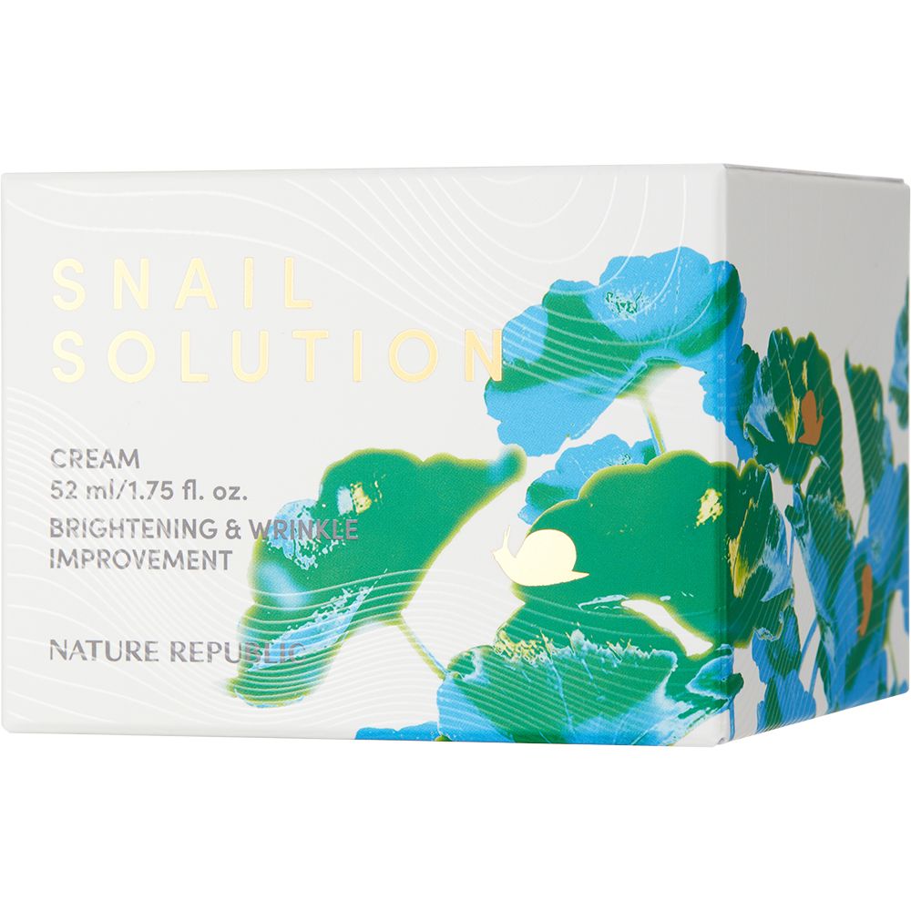Scatola bianca con fiori blu-verdi. Scritta: Snail Solution Cream, 52 ml, Brightening & Wrinkle Improvement, NATURE REPUBLIC.