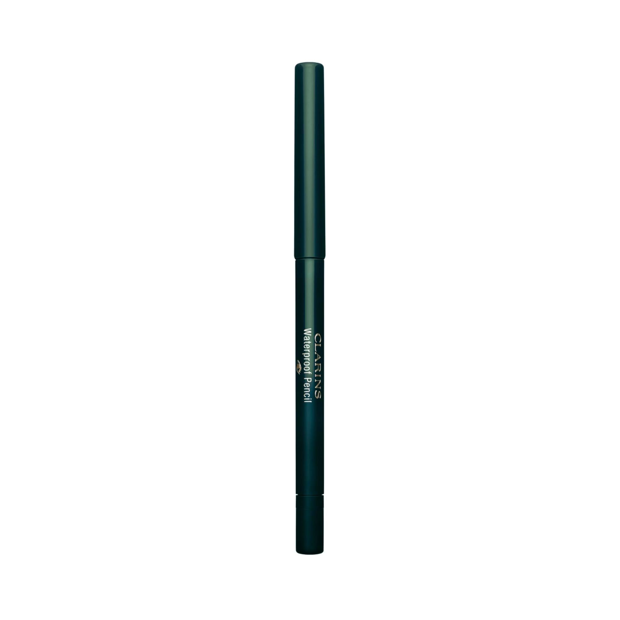 Clarins Waterproof Pencil, verde scuro. Forma cilindrica. Scritta nera: Clarins Waterproof Pencil.