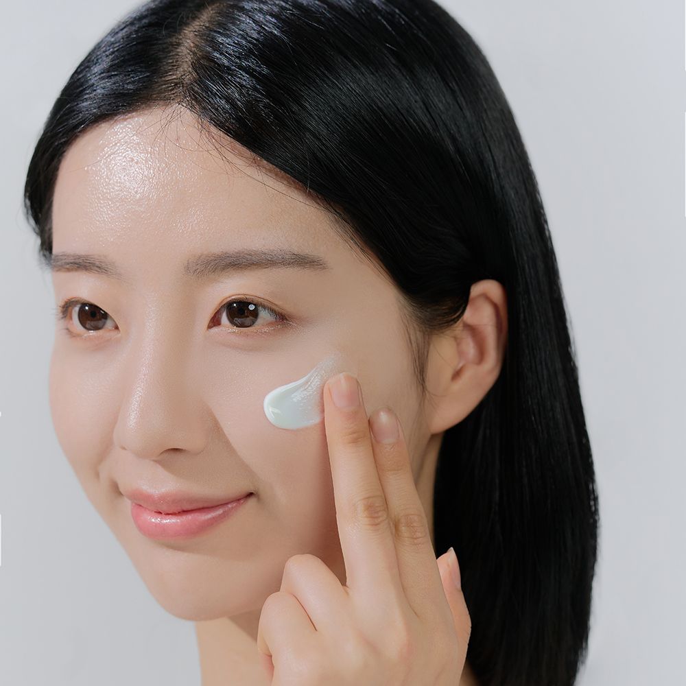 SKIN1004 Crema solare Hyalu-Cica Water-Fit Centella del Madagascar SPF50+
