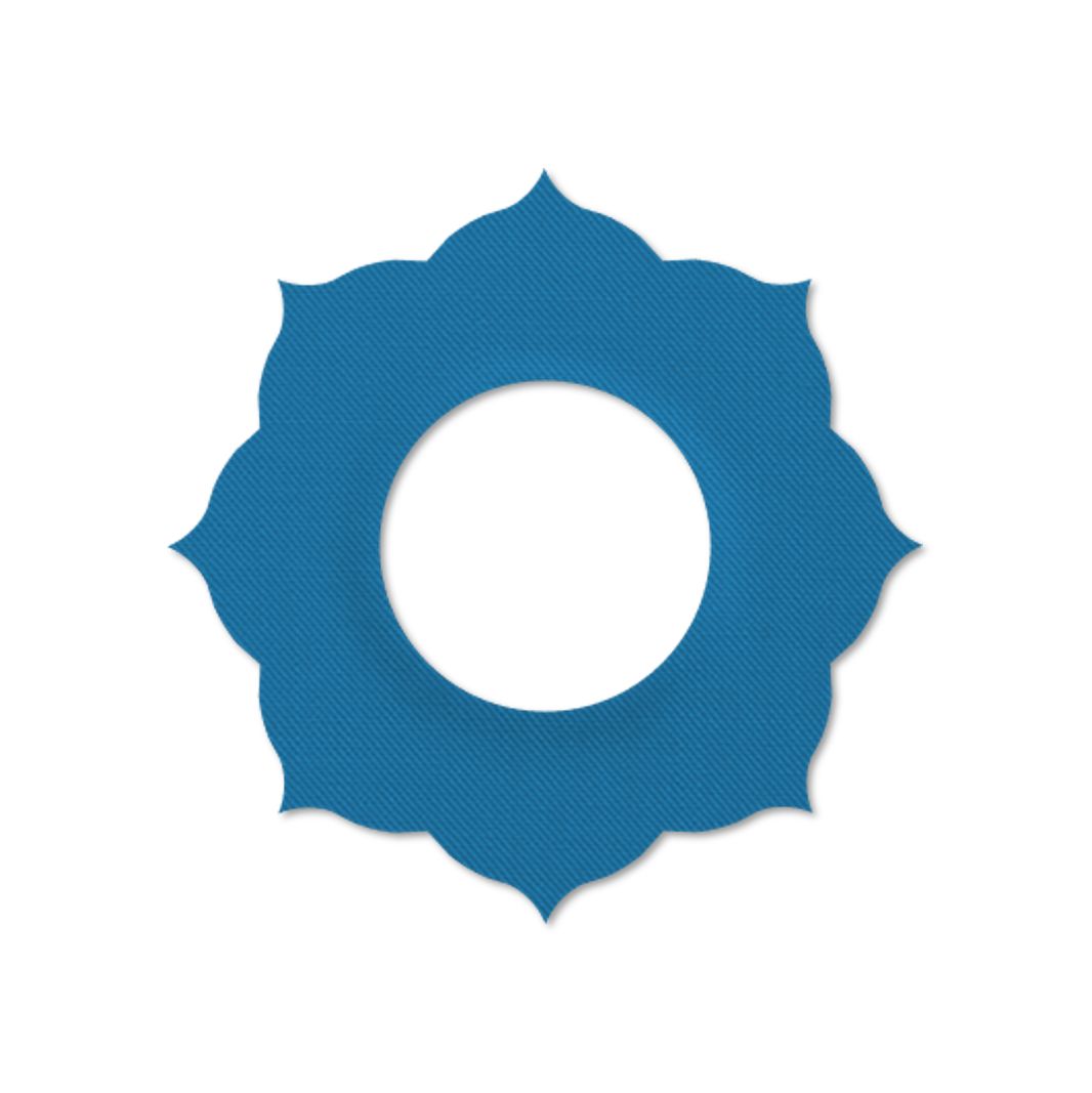Anello di fissaggio blu con foro. Forma rotonda con bordo dentellato. Superficie simile al tessuto.