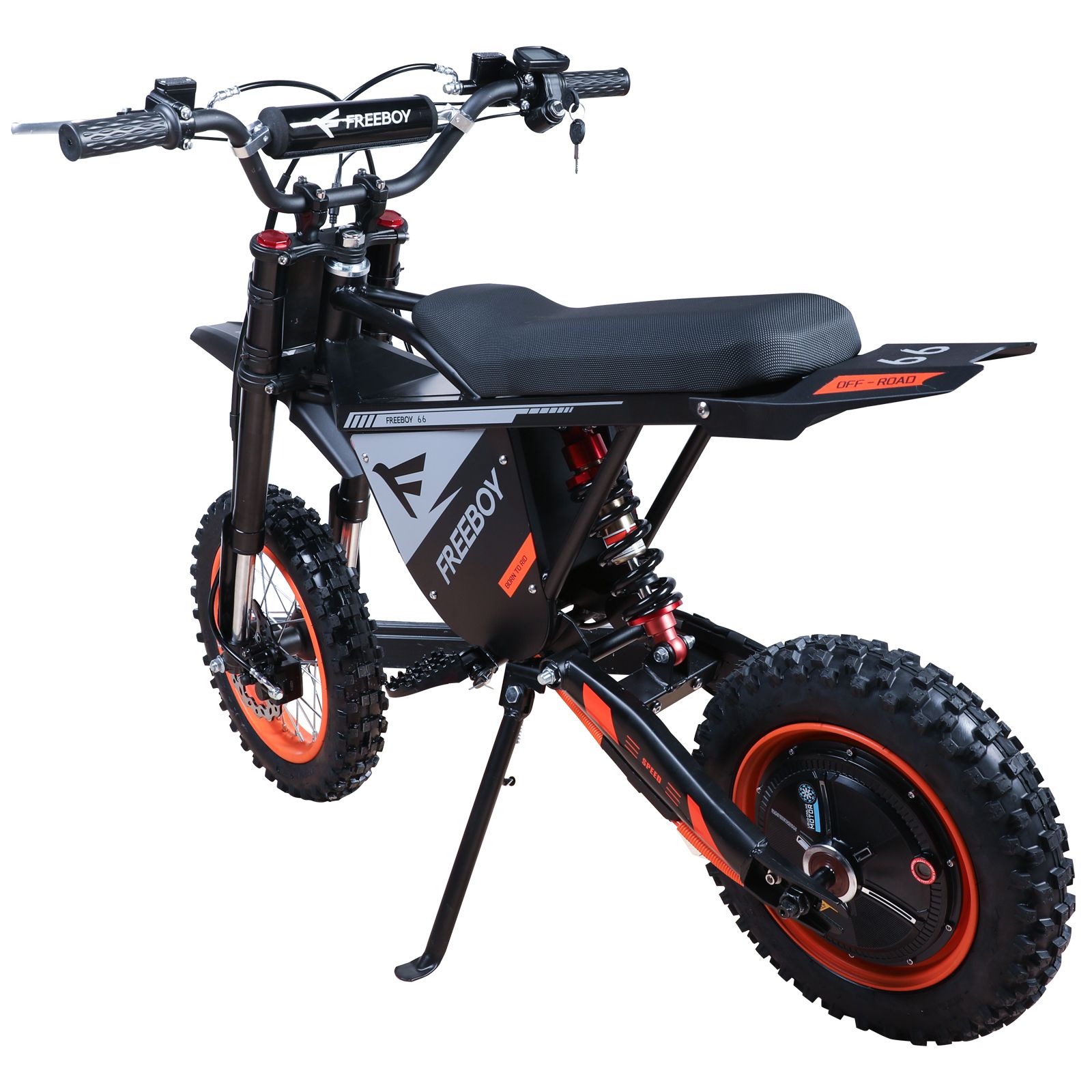 Dirt bike nero con ruote arancioni. Logo FREEBOY visibile, doppia sospensione, cavalletto.