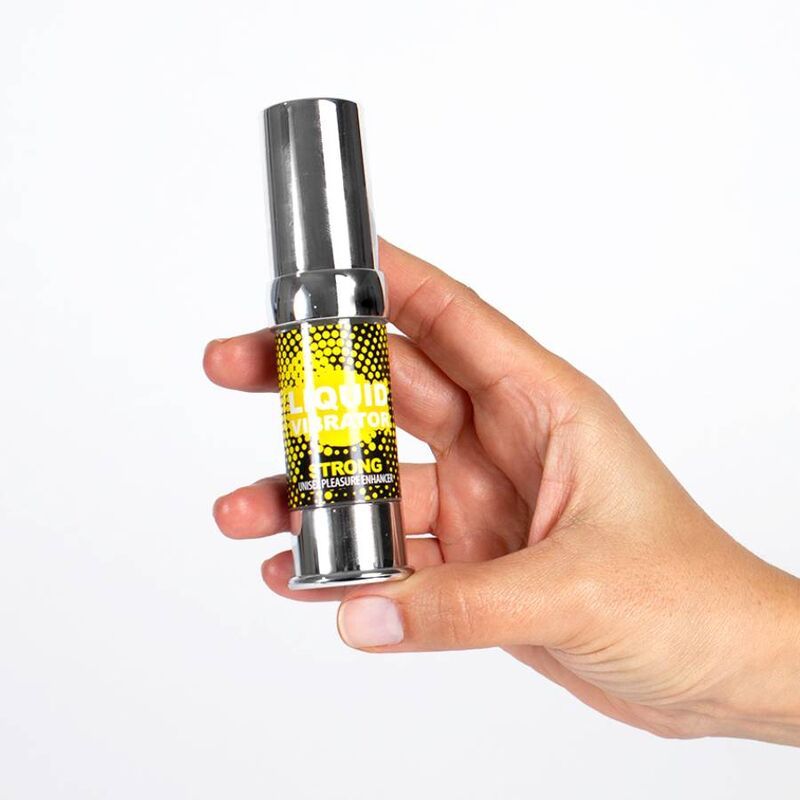 Flacone Secret Play Liquid Vibrator Strong in mano, 15ml.