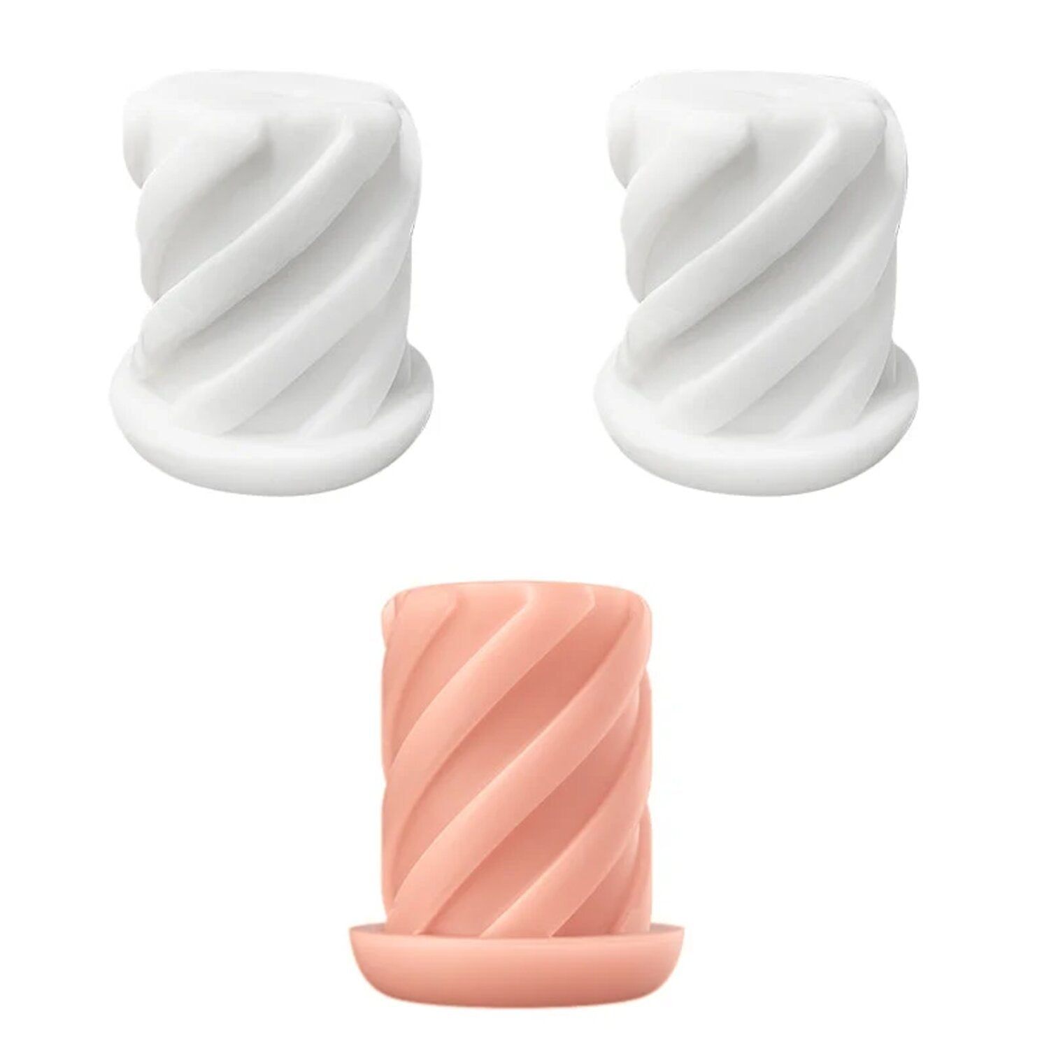 Tre forme cilindriche con texture a spirale. Due bianche, una rosa. Su basi piatte.