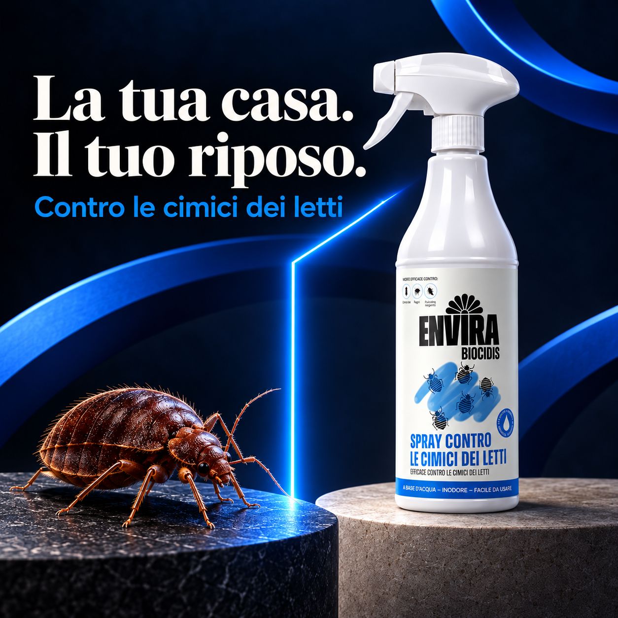 Una cimice dei letti su un letto stilizzato. Accanto, un flacone spray 'ENVIRA BIOCIDIS'. Testo: 'La tua casa. Il tuo riposo.'
