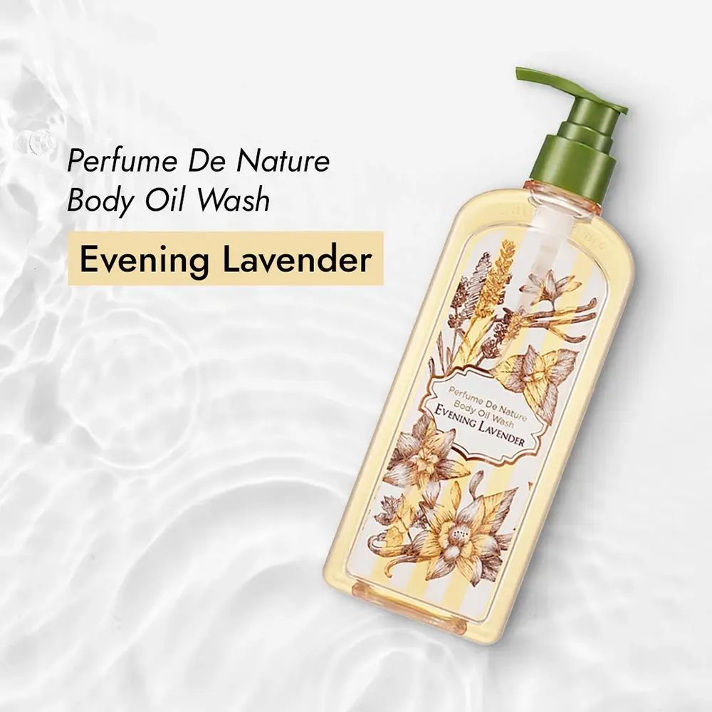 Olio doccia corpo con etichetta floreale. Flacone con dosatore verde. Scritta: Evening Lavender.
