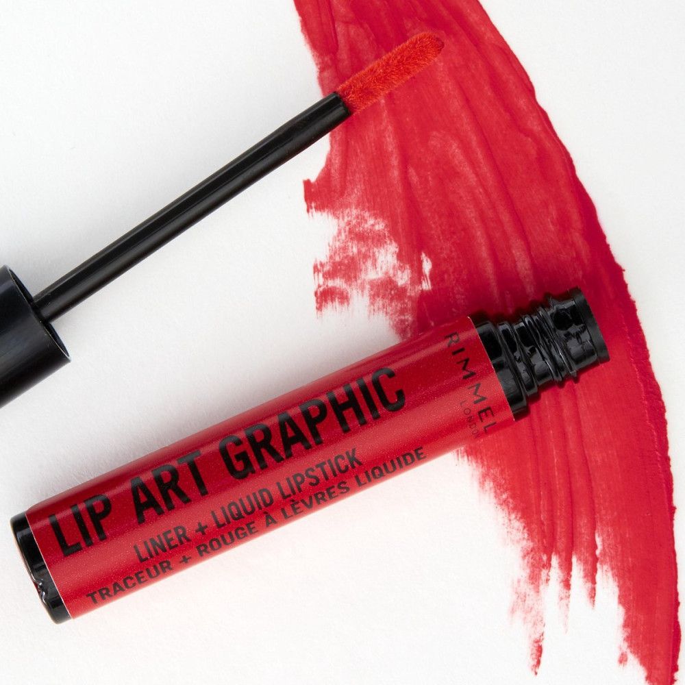 Lip Art Graphic Liner rosso con pennello e campione. Nome del prodotto e marchio visibili.