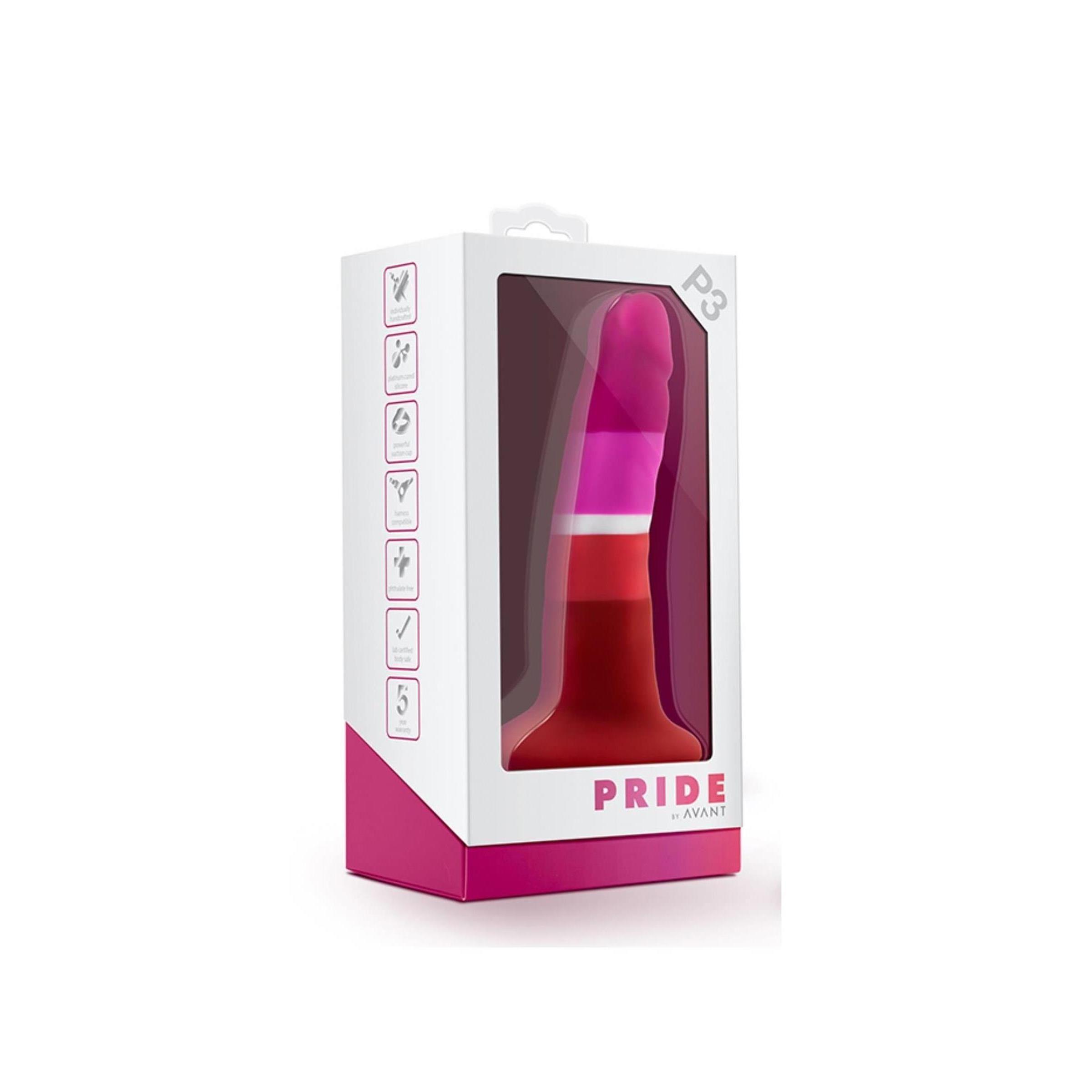 Dildo nella confezione. Colori: rosa, bianco, arancione e rosso. Confezione con finestra. Testo: "PRIDE AVANT".