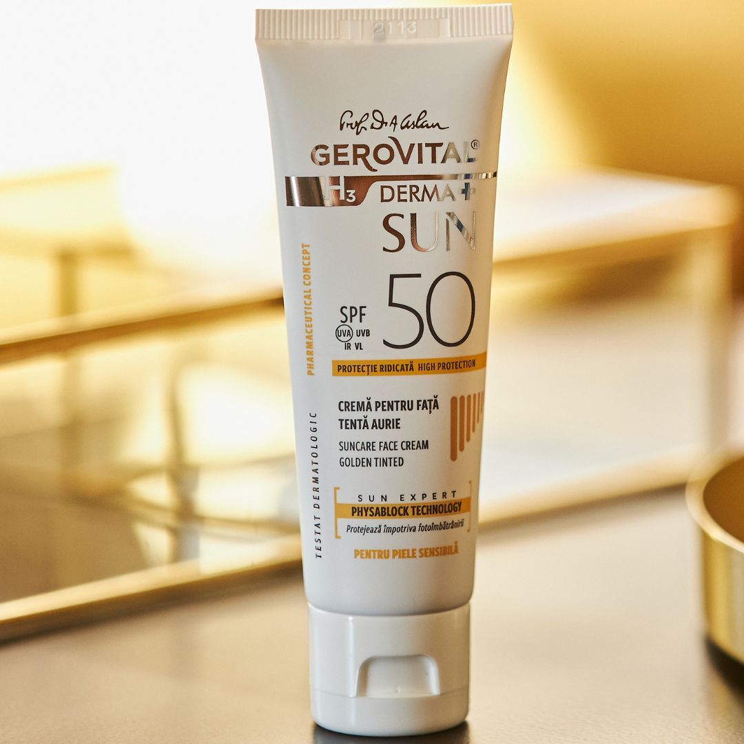 Tubo di crema solare bianca. Scritta: Gerovital H3 Derma+ Sun, SPF 50. Crema viso colorata.