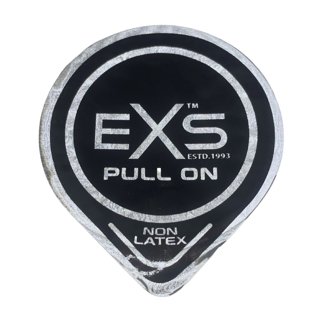 Confezione rotonda di preservativo. Logo e scritta: "EXS PULL ON - NON LATEX".