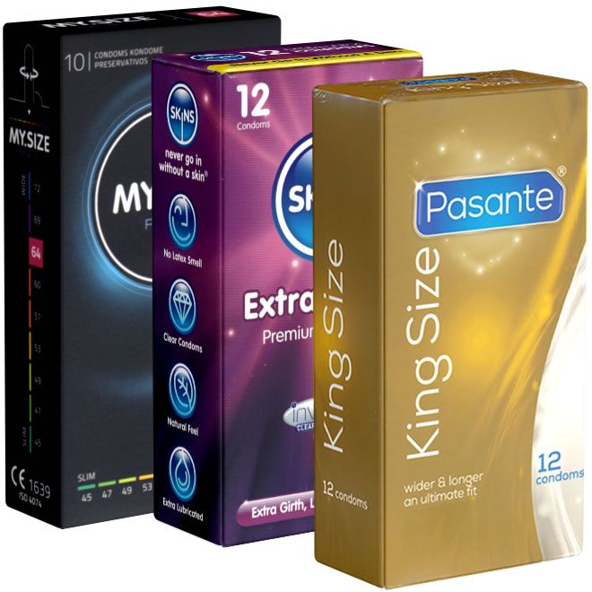 Tre scatole di preservativi. Marchi: MySize, Skins, Pasante. Scritte: King Size, Extra Girth, 10, 12 preservativi.