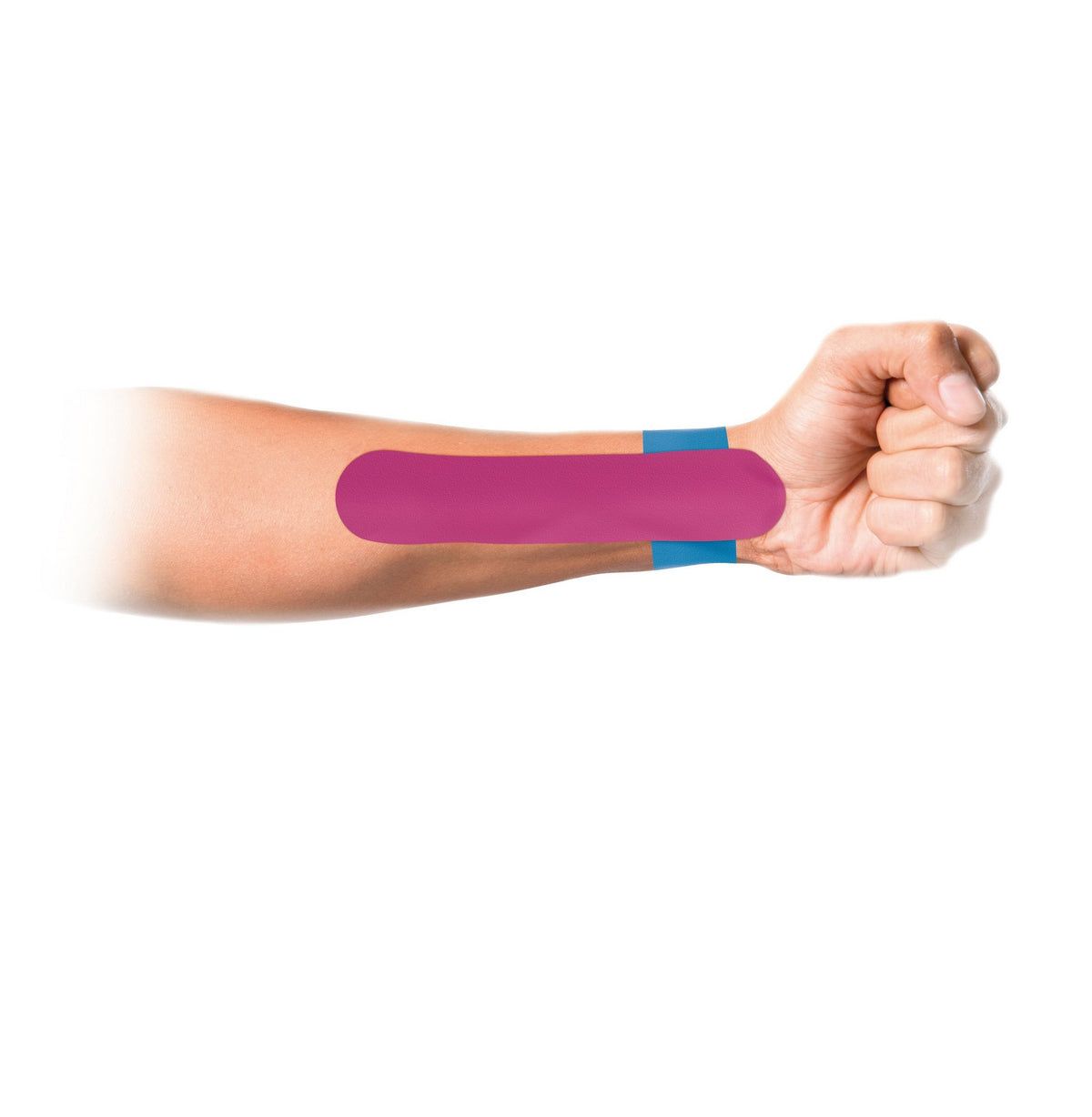 Braccio con cerotto per kinesiologia rosa e blu applicato. Cerotto sul polso.