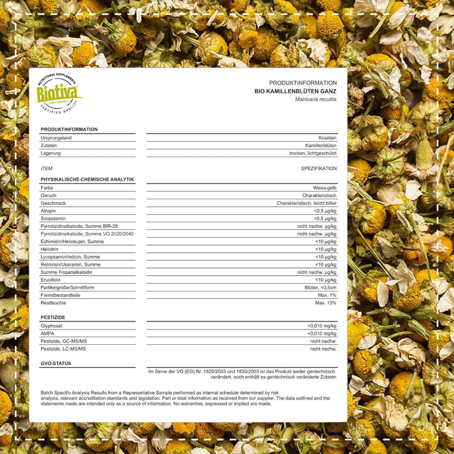 Carta bianca con informazioni sul prodotto, circondata da fiori di camomilla. Testo: Biotiva, Bio Kamillen Blüten ganz, pesticidi, stato OGM.