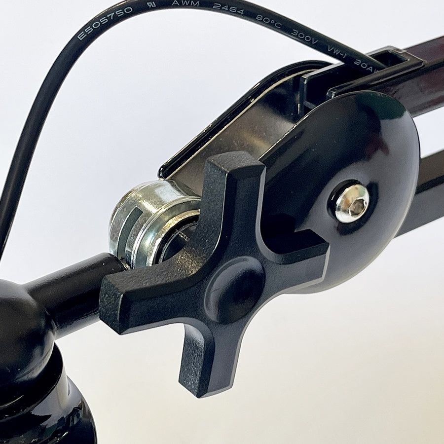 LCI Cosmetics - Lampada Led da lavoro COMETA LENS Bifocale 5 e 20 Diottrie 1.600 Lumen 18 cm - Nera