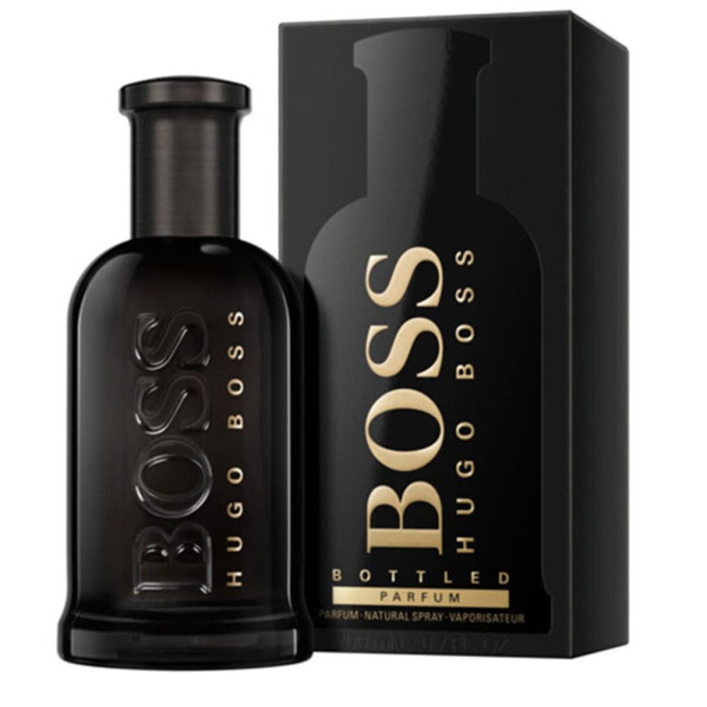 Flacone e confezione neri di Boss Bottled Parfum. Scritta dorata. Flacone con vaporizzatore.