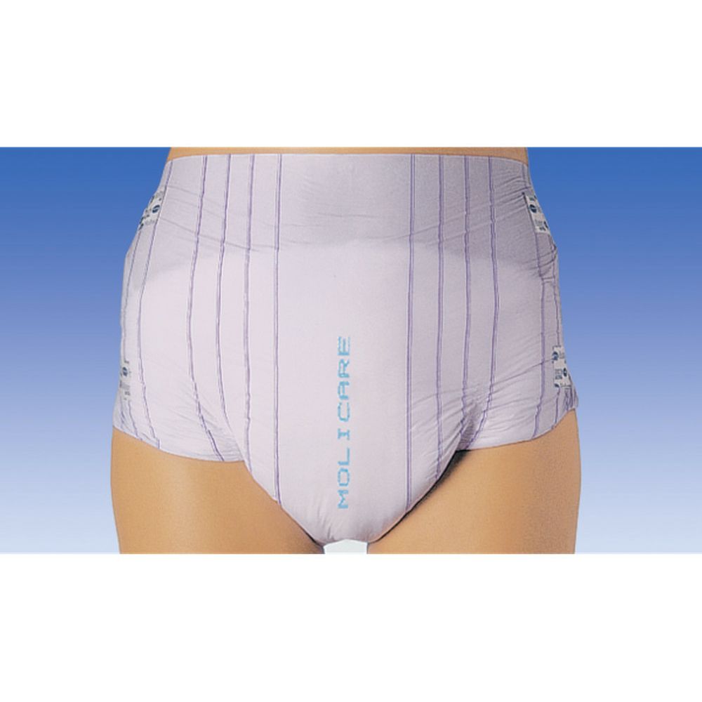 MoliCare Slip Maxi. Pannolino lilla con strisce verticali. Scritta MoliCare. Vista frontale, indossato.