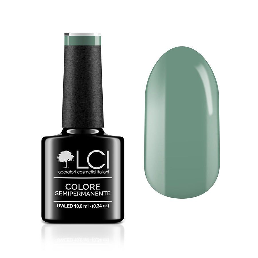 Flacone e campione di smalto. LCI Cosmetics Smalto Semipermanente, colore Verde cadetto. Smalto verde.