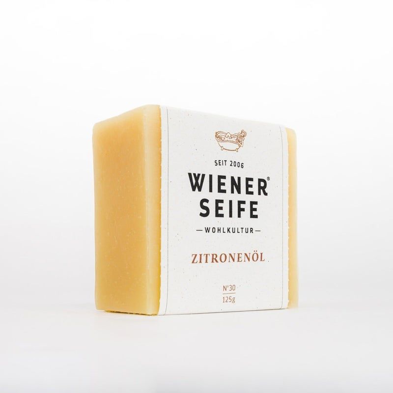 Sapone rettangolare con etichetta. Scritta: Wiener Seife, Zironenöl. N°30, 125g.