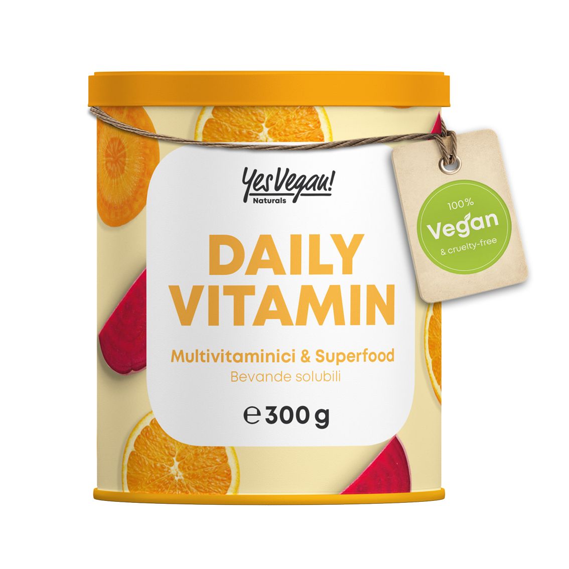 Barattolo di polvere vitaminica con etichetta. Scritta: Daily Vitamin, e 300 g. Arance e barbabietole. Sigillo vegano.
