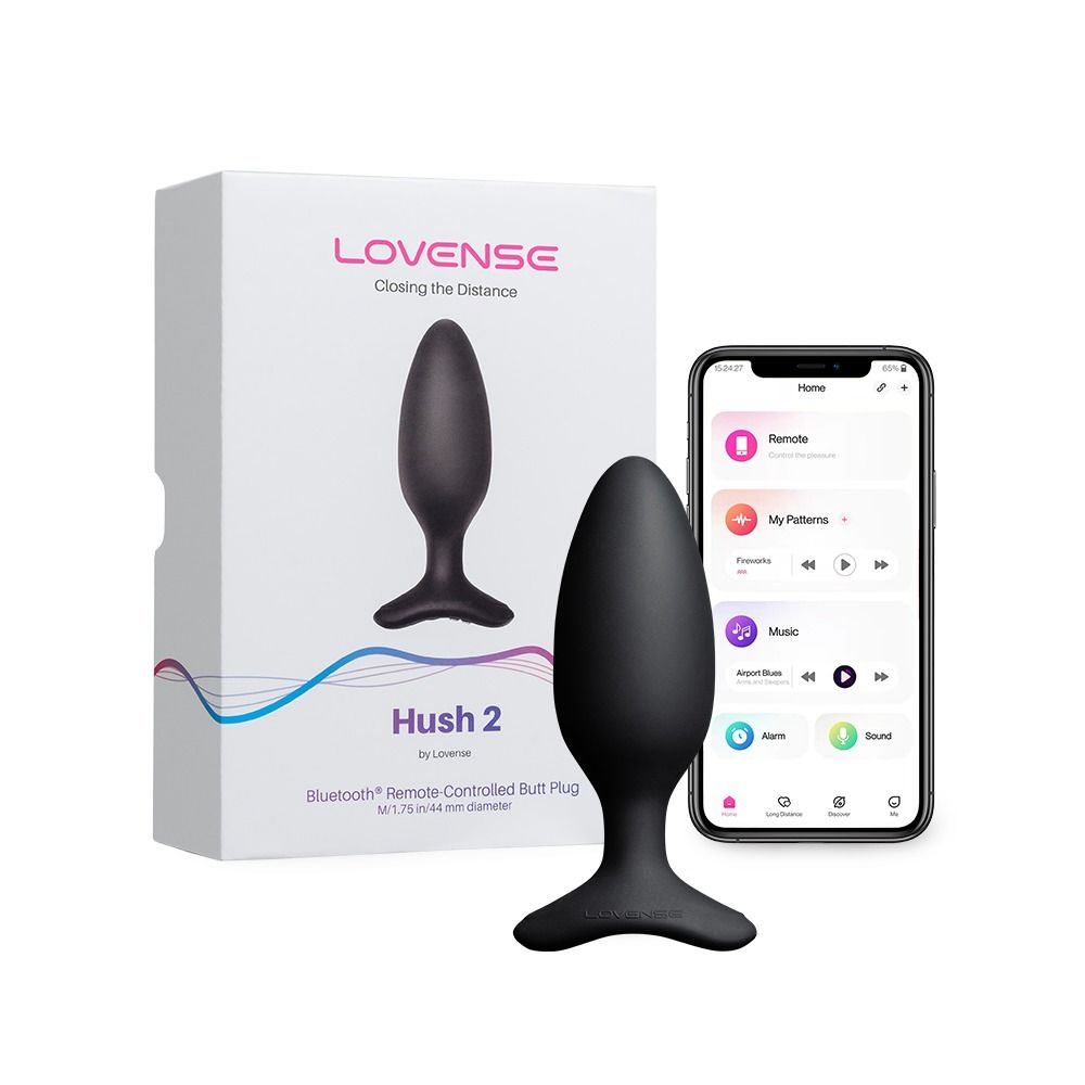 Buttplug e smartphone accanto alla confezione. Nome prodotto: Hush 2. Marchio: Lovense. Interfaccia dell'app per smartphone.