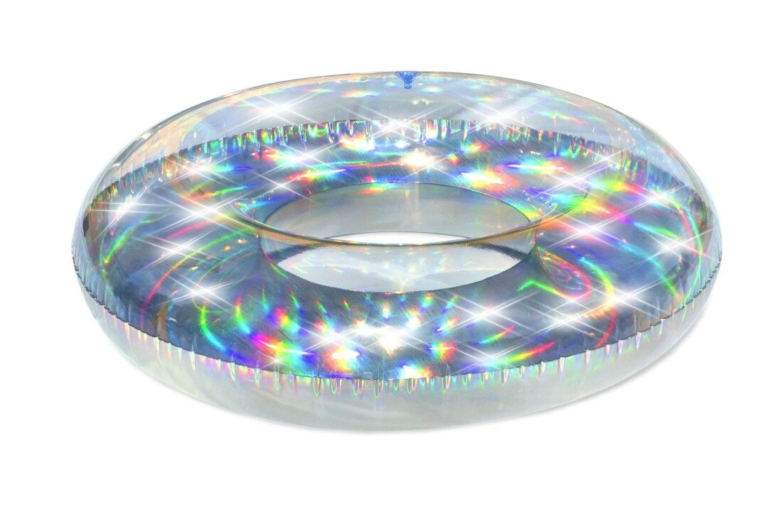 Galleggiante gonfiabile iridescente. Forma circolare, colore argento con riflessi arcobaleno. Su sfondo bianco.
