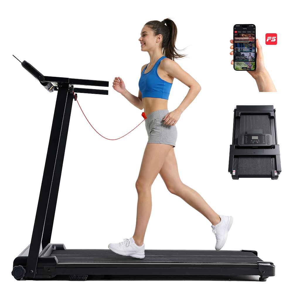 Donna che corre su un tapis roulant nero. Smartphone con display dell'app. Tapis roulant in uso e piegato.