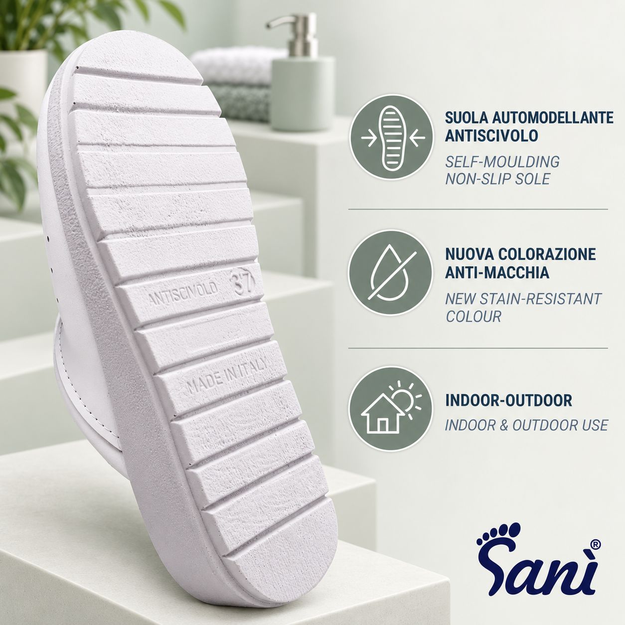 Sandalo bianco con suola antiscivolo e tacco da 4 cm.