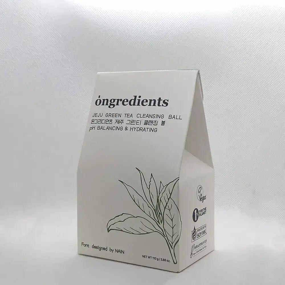 Confezione bianca con nome prodotto e logo. Logo vegano.