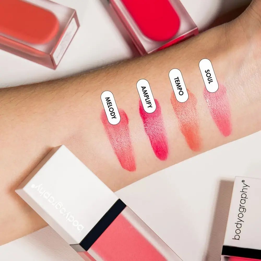 Braccio con campioni di fard. Colori: Melody, Amplify, Tempo, Soul. BODYOGRAPHY.