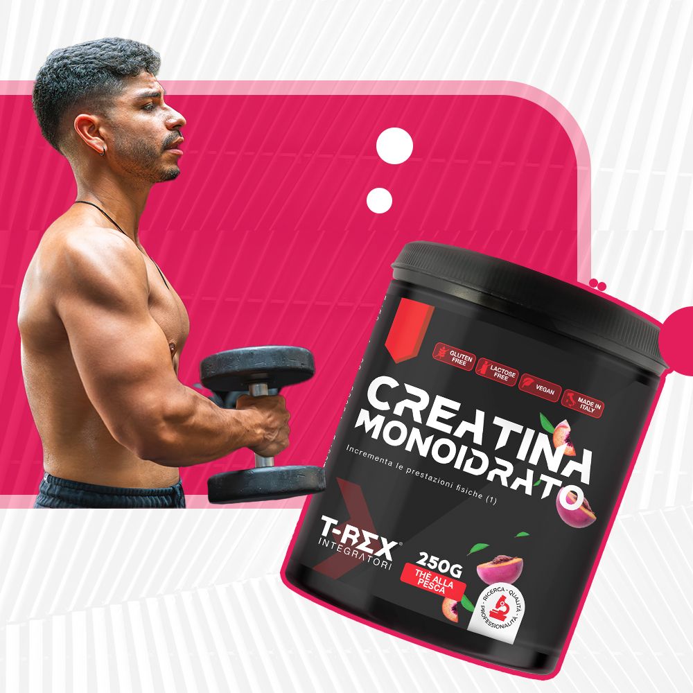Uomo con manubrio e barattolo 'Creatina Monoidrato'. Prodotto in mano, contesto fitness. Contiene 250g.